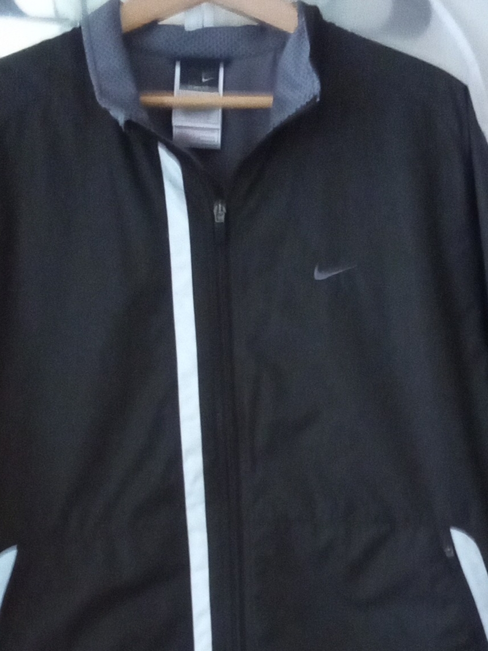 Nike Men’s Black Windbreaker Jacket with White Stripe